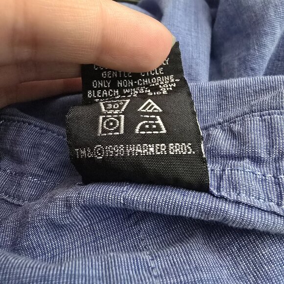 Warner Bros. Studio Store Men's Vintage Chambray Embroidered Bugs Bunny Shirt XL - Picture 6 of 8